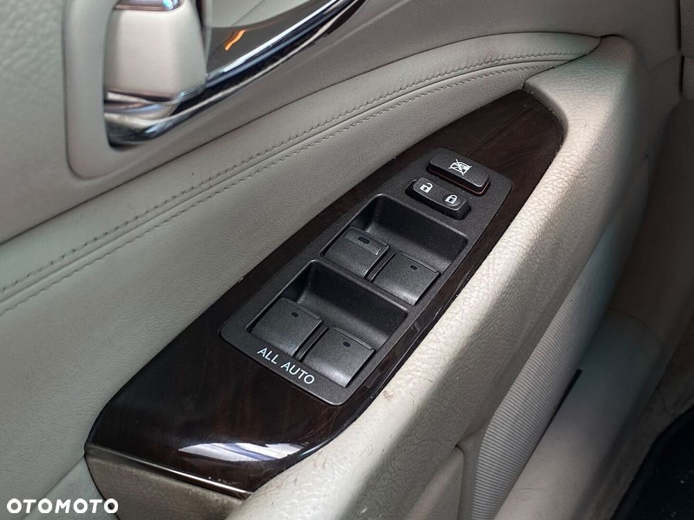 Lexus LS - 33