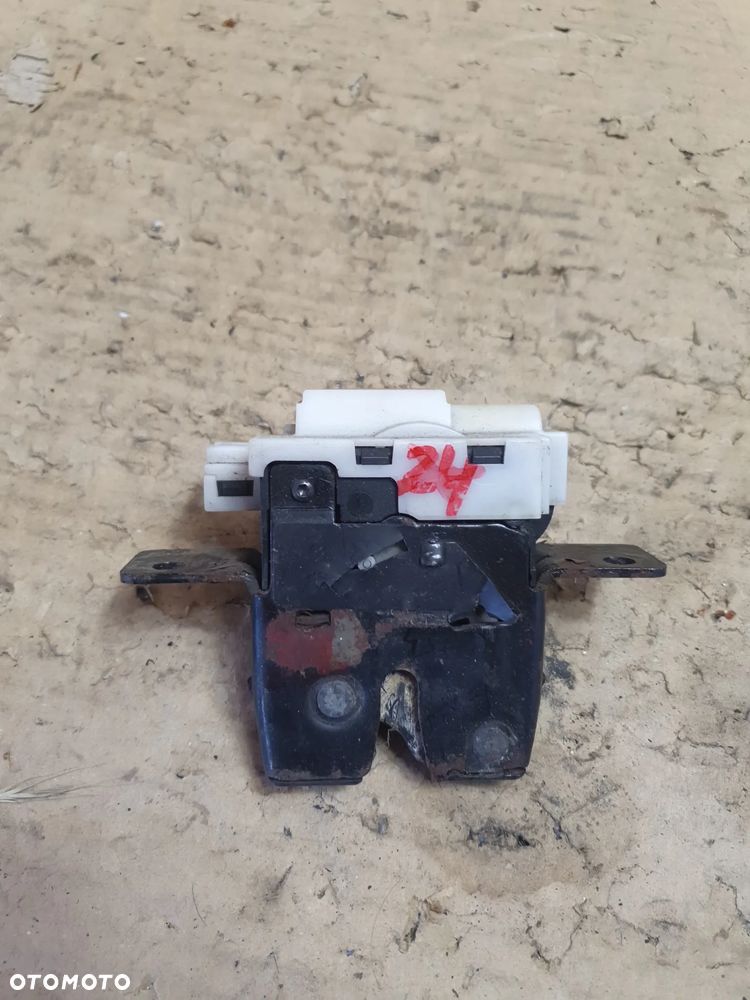 } ZAMEK KLAPY TYŁ RENAULT nr 8200076240 - 4