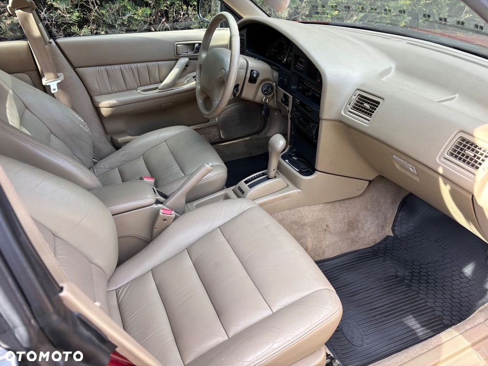 Subaru Legacy - 12