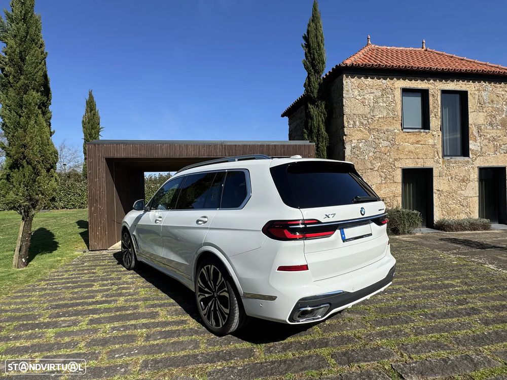 BMW X7 - 7