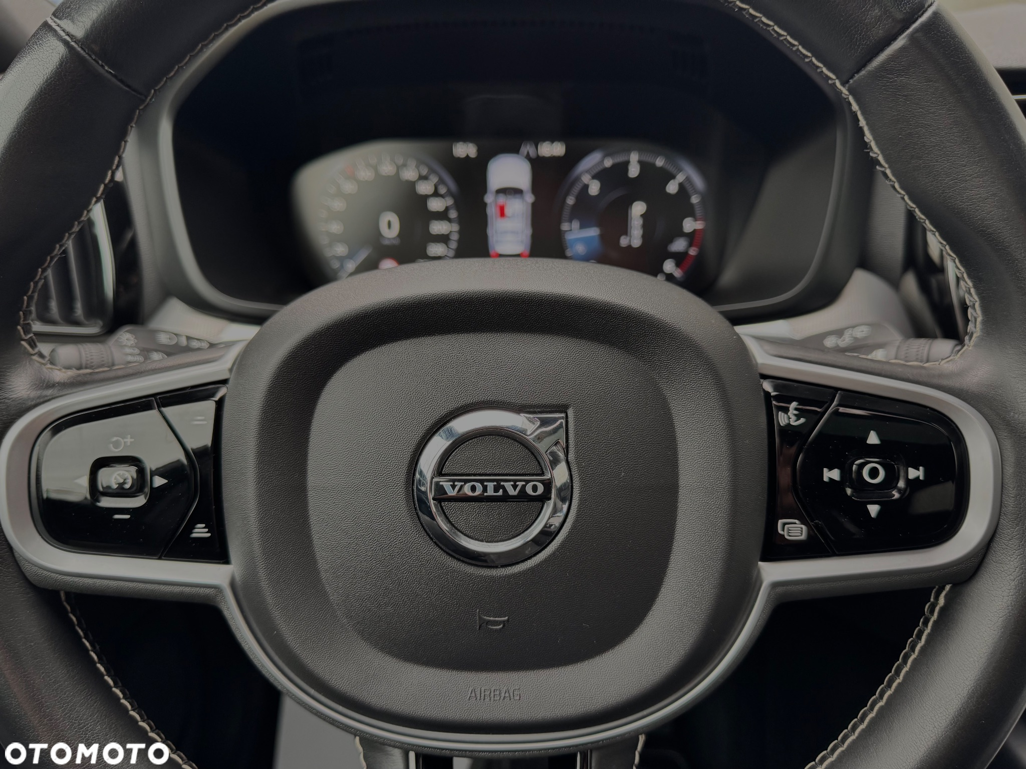 Volvo XC 60 D4 R-Design - 25