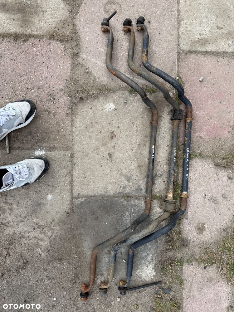 Drążek stabilizatora Toyota Sienna 3.3 03-10r. - 1