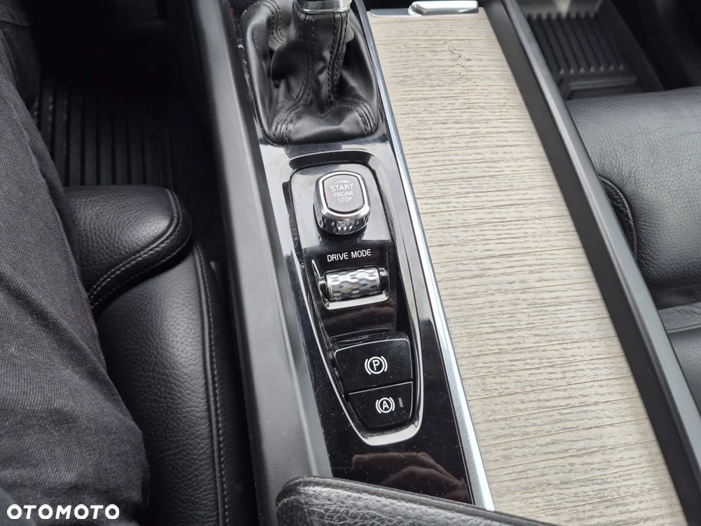 Volvo XC 60 D4 AWD Inscription - 37