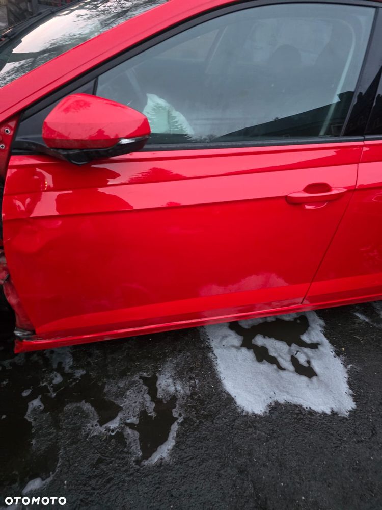 Drzwi  lewy  tył  vw  polo  VI  2g  w  kolorze  LP3G - 1