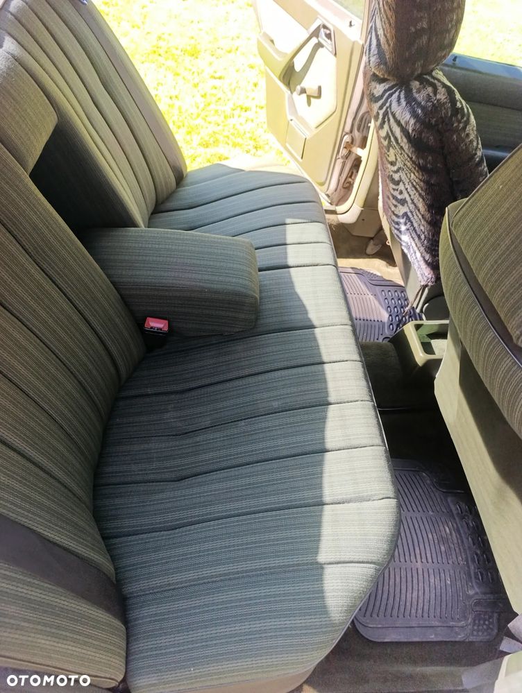 Mercedes-Benz W124 (1984-1993) ver-300-gd - 11