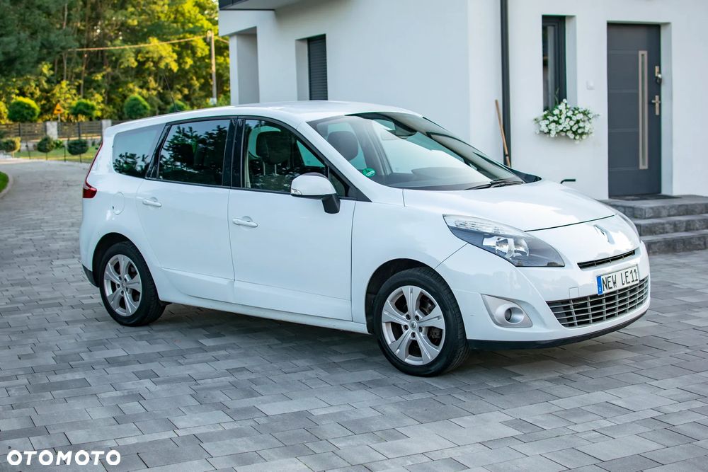 Renault Grand Scenic - 16