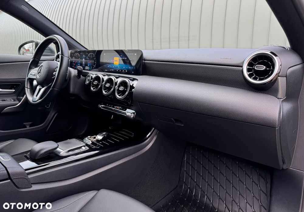 Mercedes-Benz Klasa A 180 Progressive 7G-DCT - 21