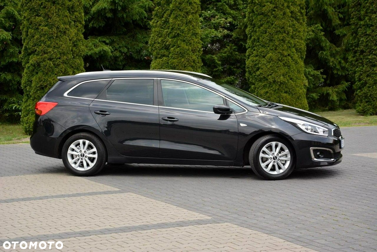 Kia Ceed 1.6 GDI ISG SW Platinum Edition - 12