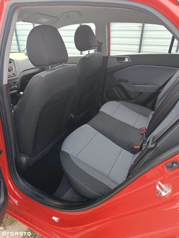 Hyundai i20 1.25 Comfort - 20