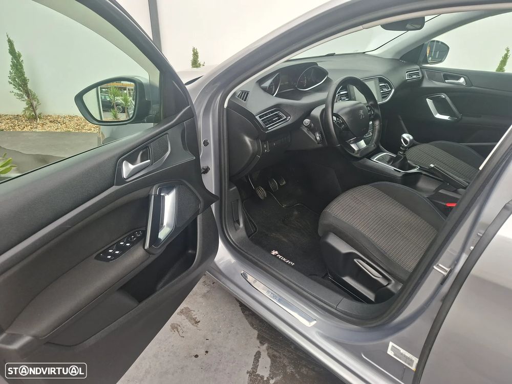 Peugeot 308 1.5 BlueHDi Style - 25