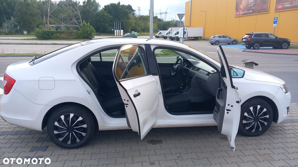 Skoda RAPID 1.6 TDI DPF Edition - 30