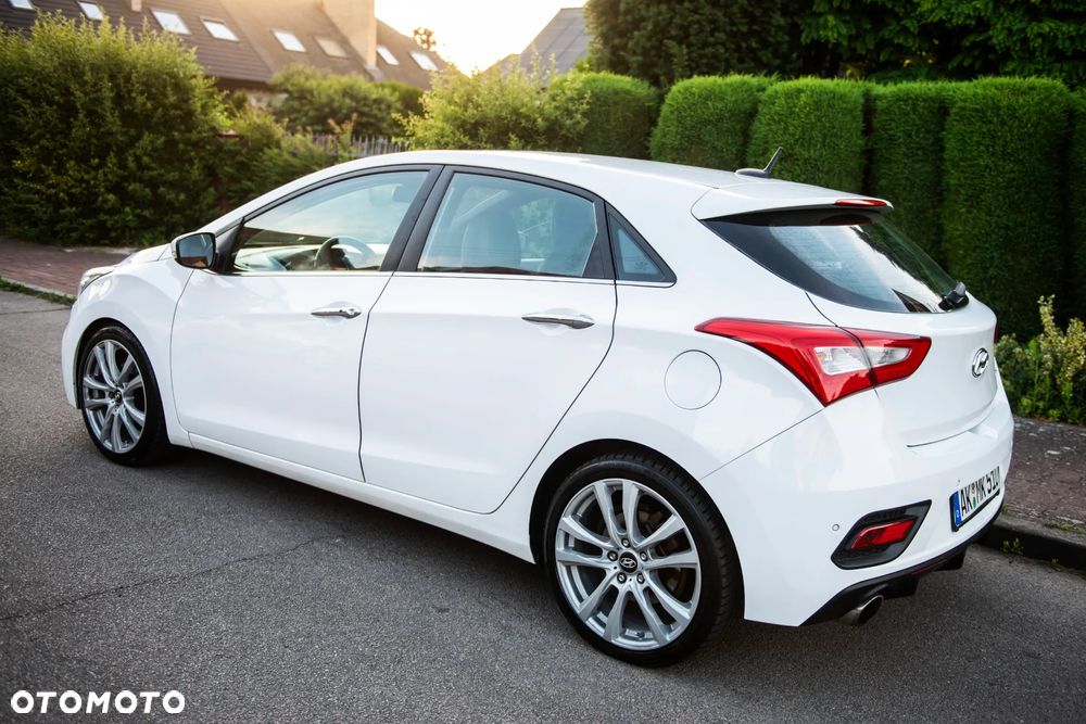 Hyundai i30 1.6 T GDI Turbo - 12