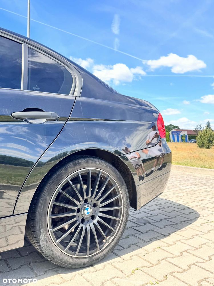 BMW Seria 3 318i - 4