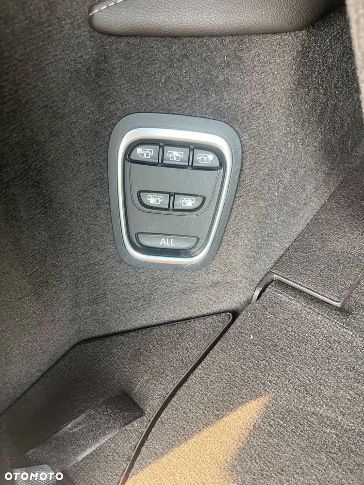 Renault Espace 1.6 dCi Energy Initiale Paris EDC 7os - 27