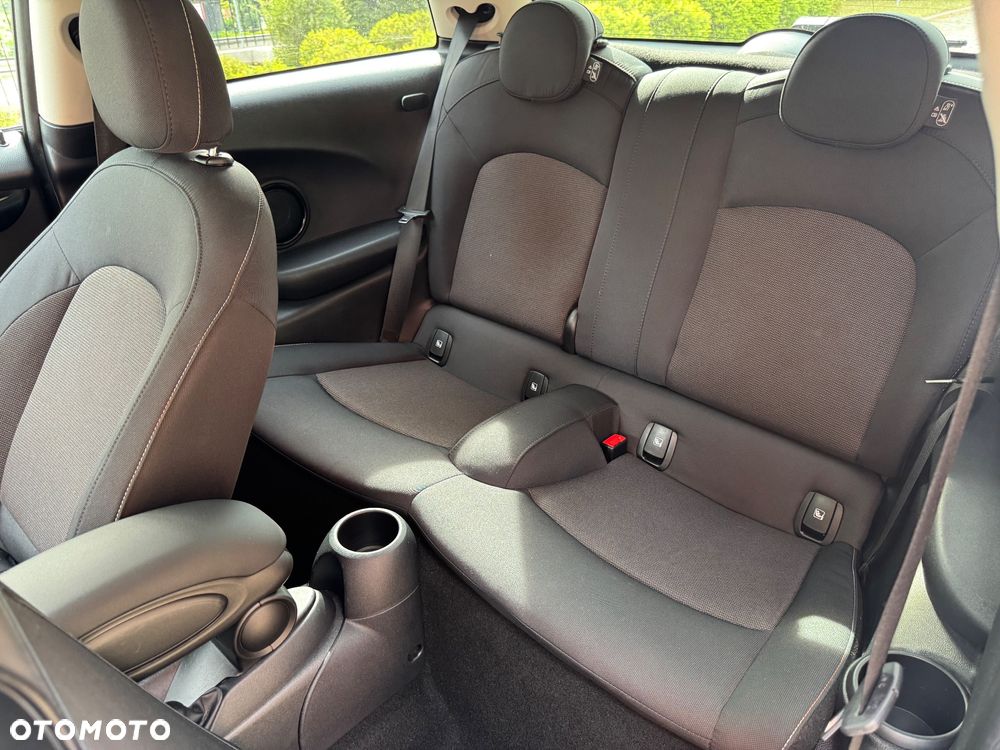 MINI Cooper Essential Trim - 24