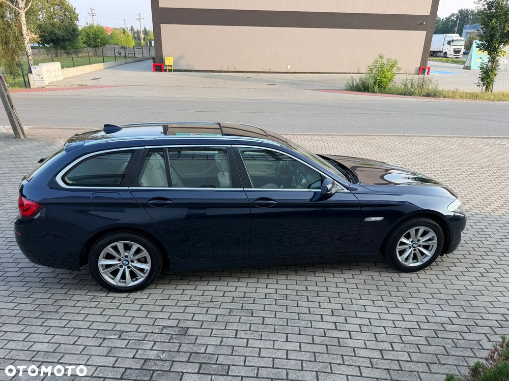 BMW Seria 5 525d xDrive Sport-Aut Modern Line - 19