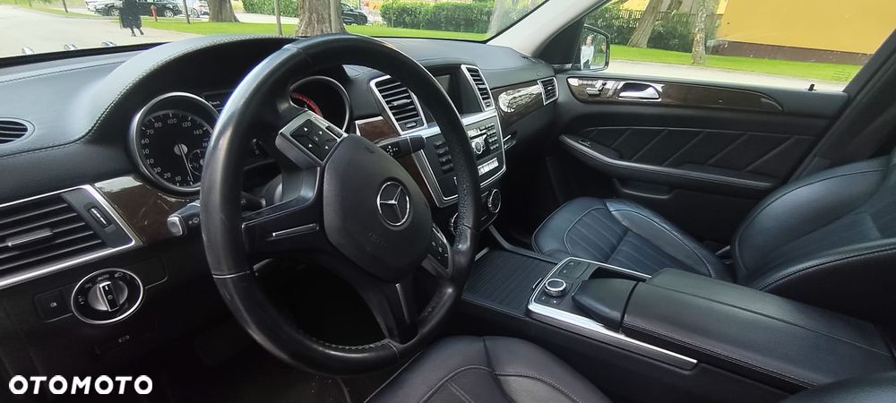 Mercedes-Benz GL 350 BlueTEC 4-Matic - 12