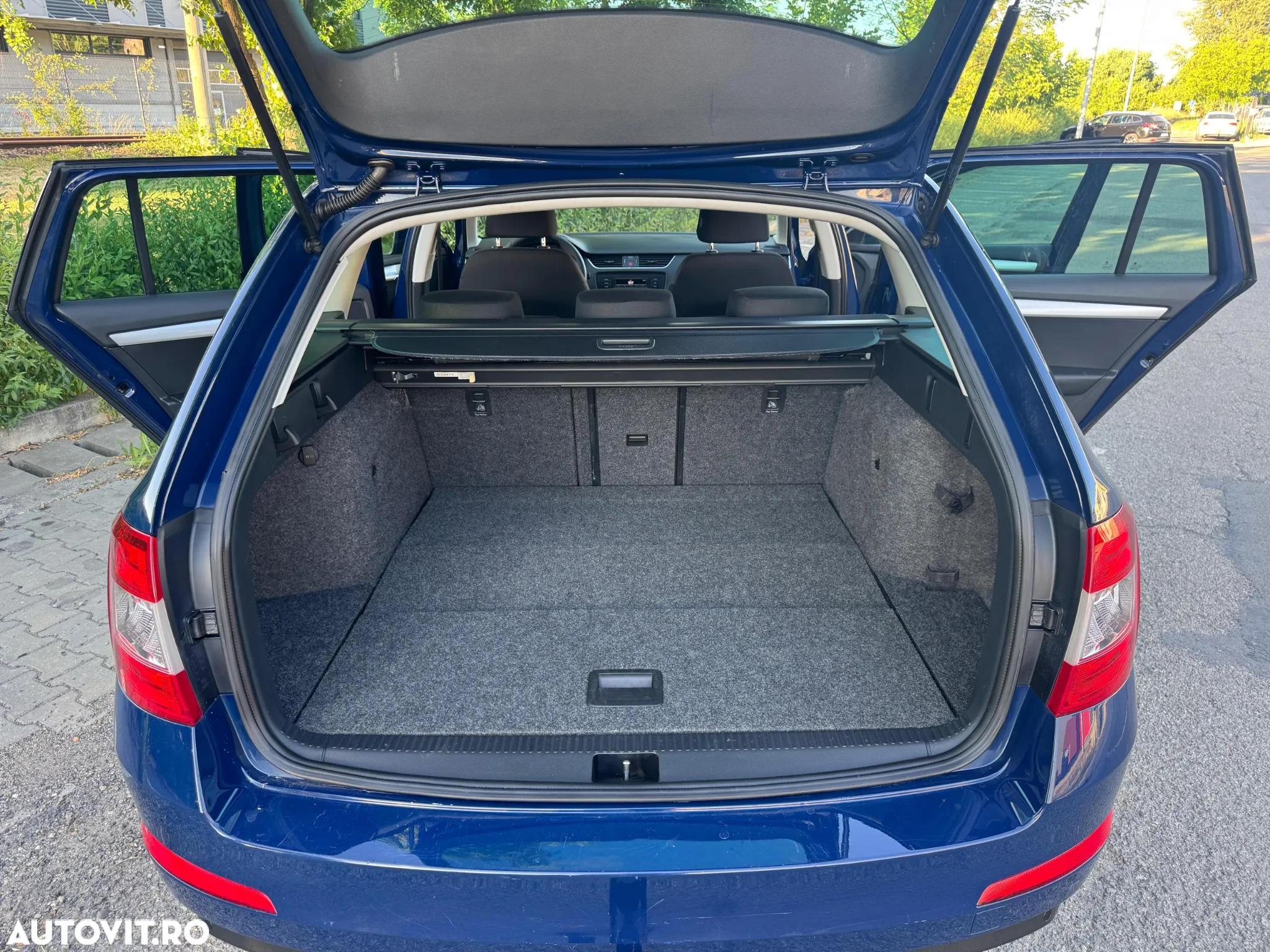 Skoda Octavia 1.6 TDI Business DSG - 24