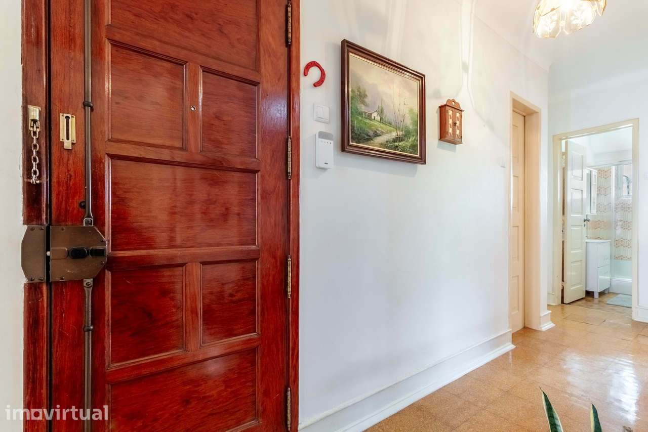 Apartamento T2+1 c/ Logradouro em Queluz, Sintra - Grande imagem: 4/42