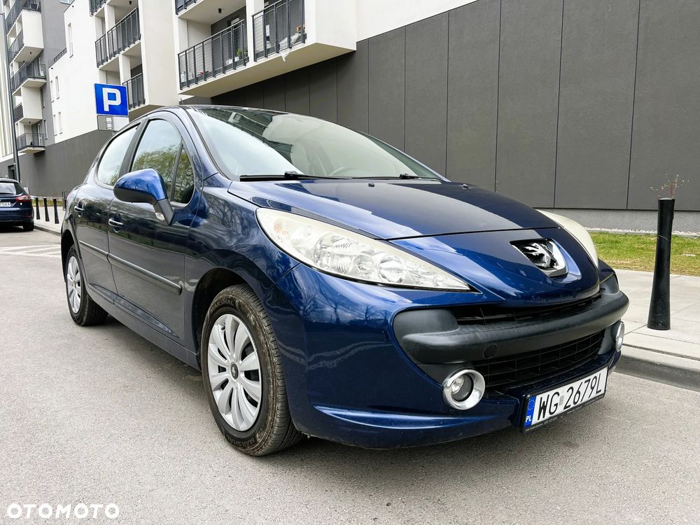 Peugeot 207 - 1