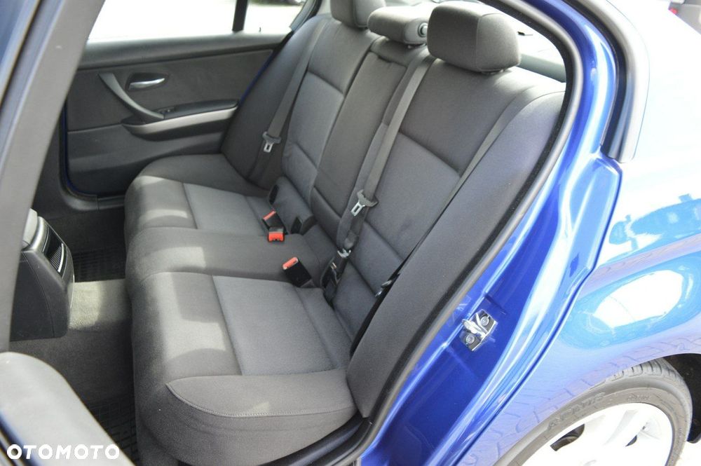 BMW Seria 3 318i - 31