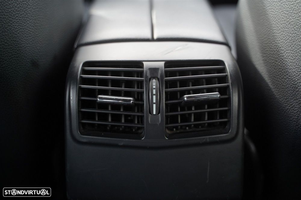 Mercedes-Benz E 300 Bluetec Hybrid Avantgarde - 14