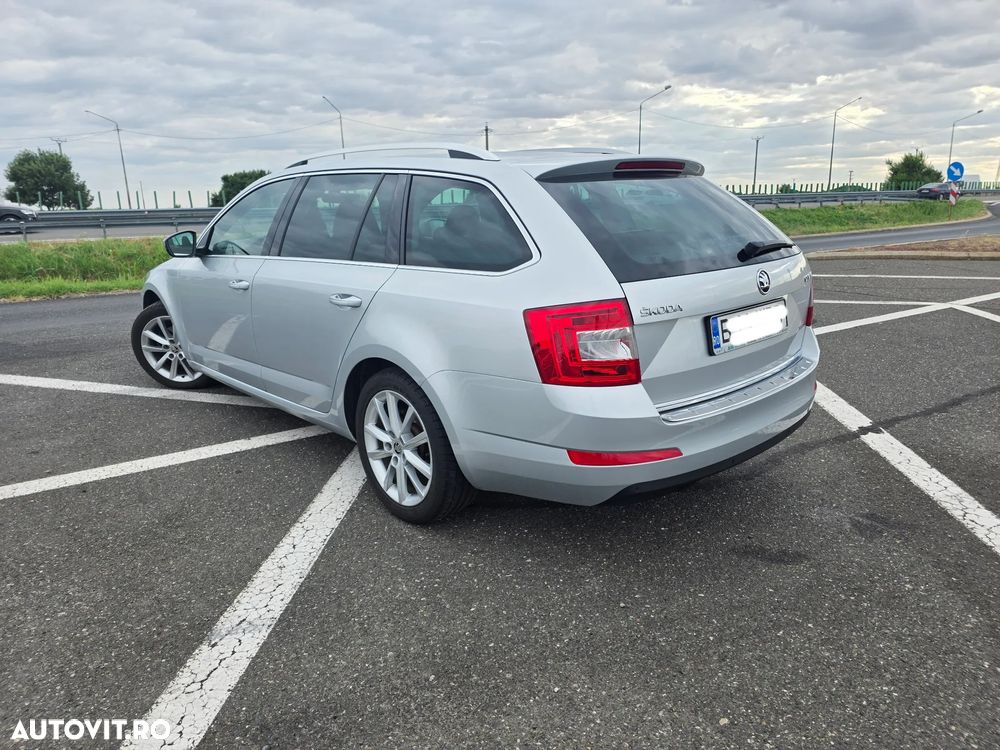 Skoda Octavia Combi Diesel 2.0 TDI DSG Style - 2