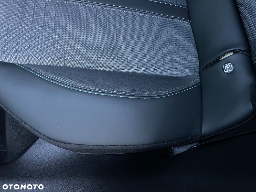 Peugeot 2008 1.5 BlueHDi Allure S&S EAT8 - 26