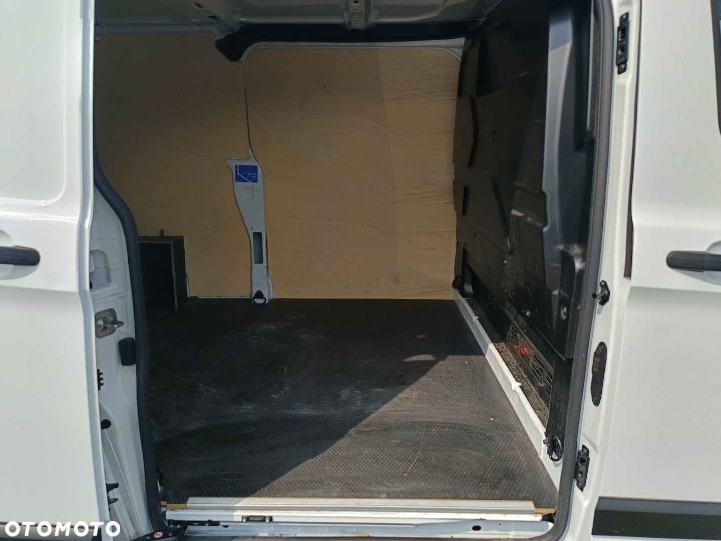 Ford Transit Custom - 8