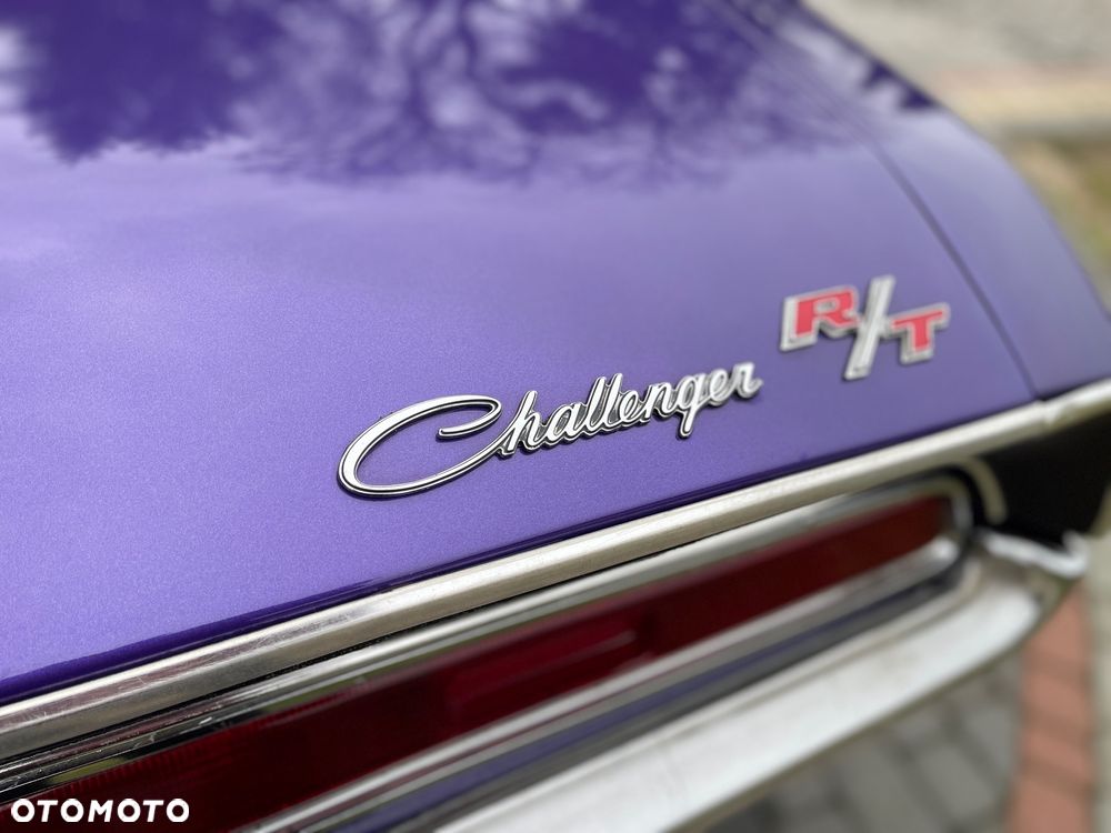 Dodge Challenger - 17