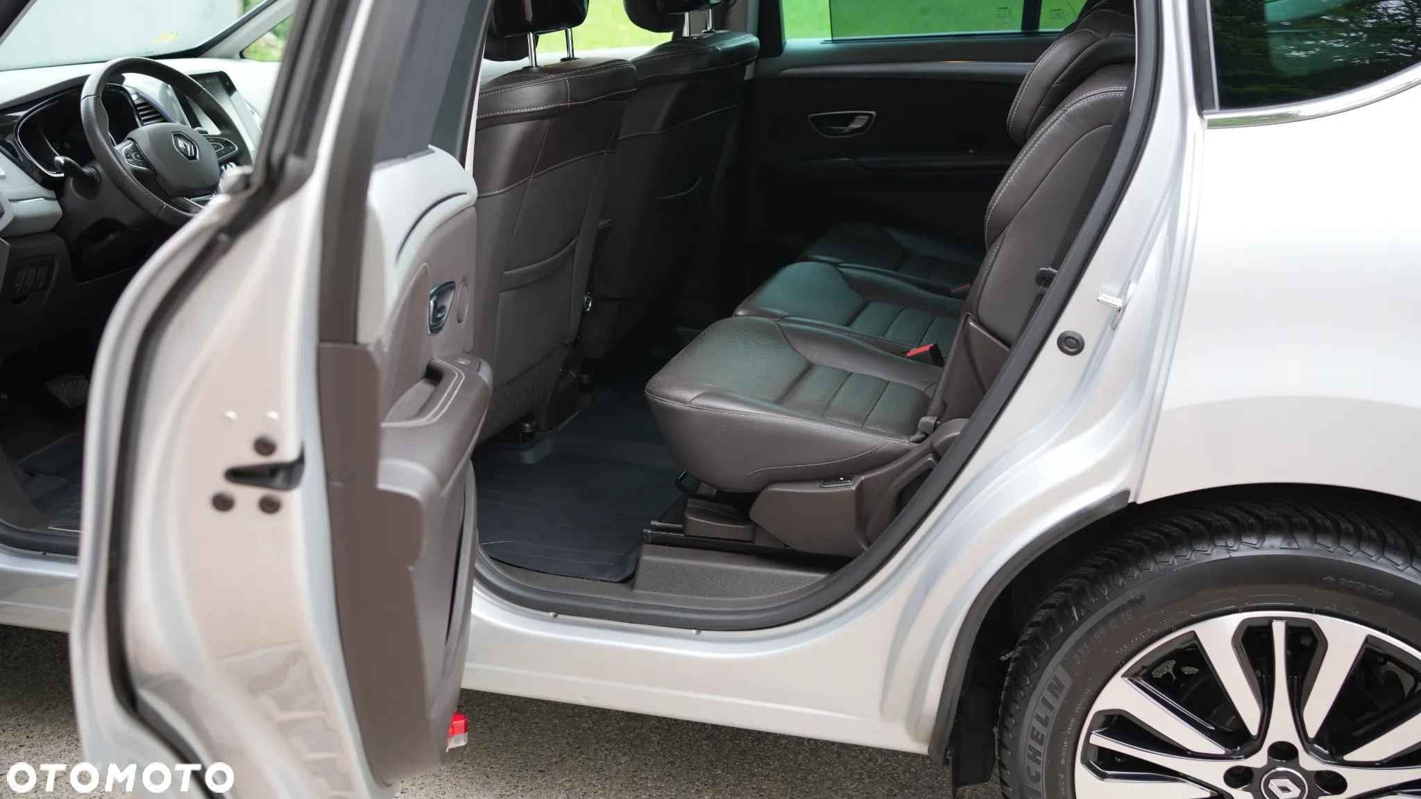 Renault Espace 1.6 dCi Energy Initiale Paris EDC 7os - 28