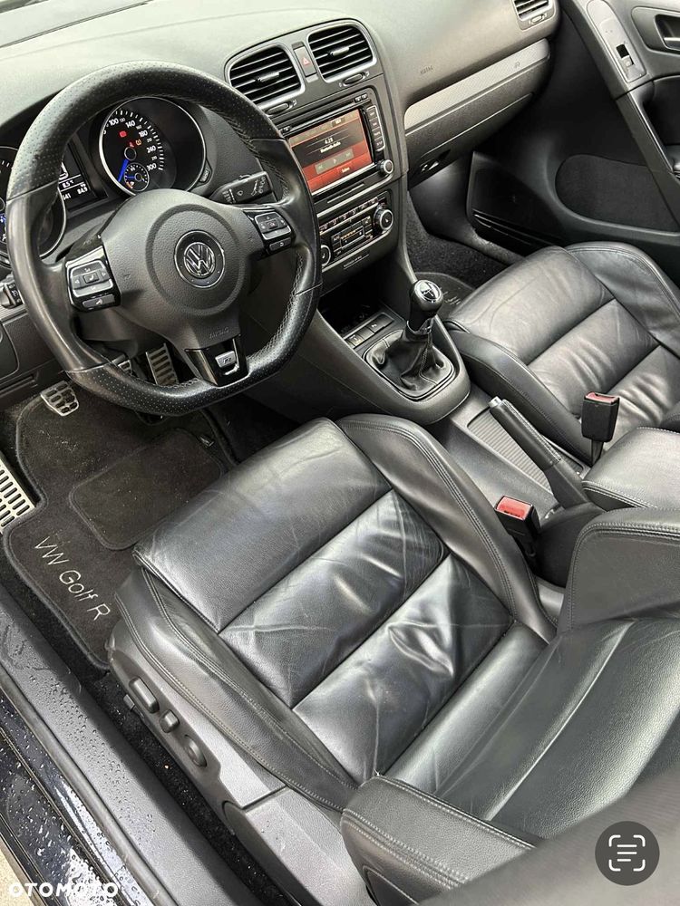 Volkswagen Golf - 22