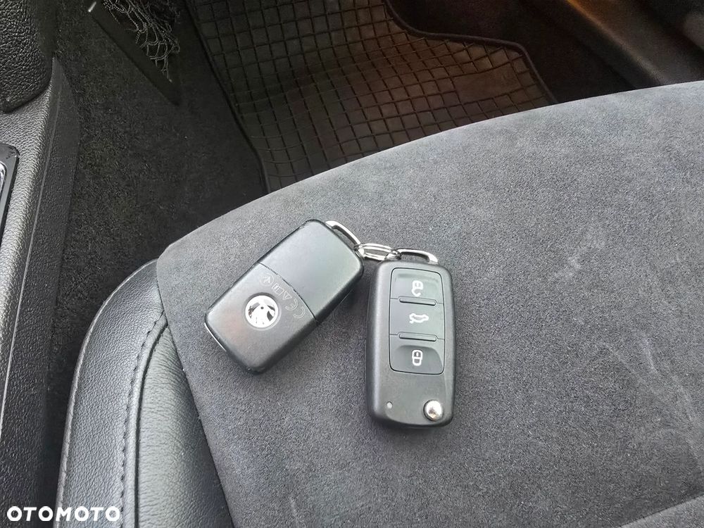 Skoda Superb 2.0 TDI 4x4 Elegance - 8