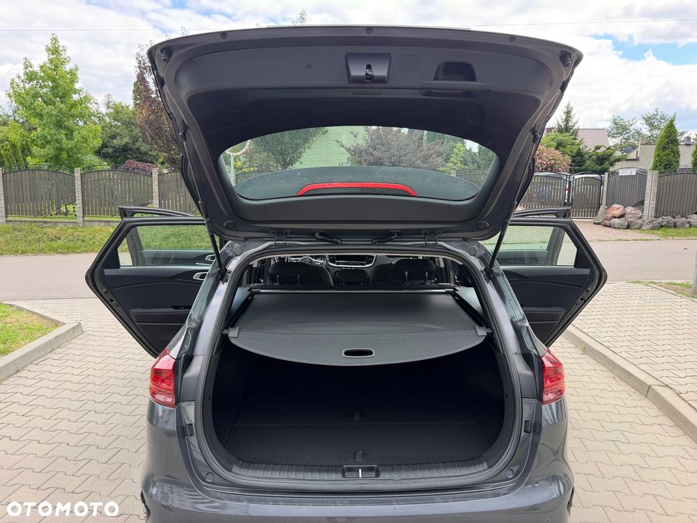 Kia Ceed 1.6 CRDi (48V Mild-Hybrid) DCT7 Platinum - 36