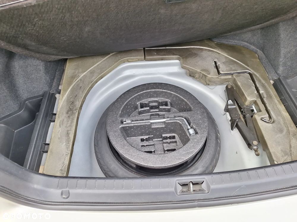 Toyota Avensis 1.8 VVT-i Sol - 15