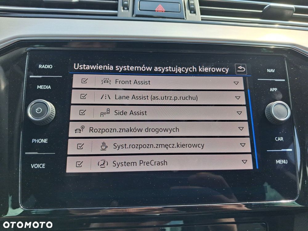 Volkswagen Passat - 24