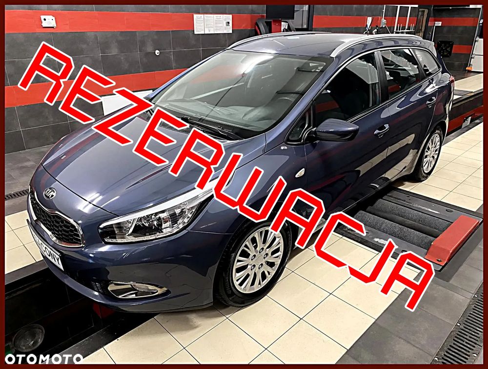 Kia Ceed 1.6 GDI Dream Team Edition - 1