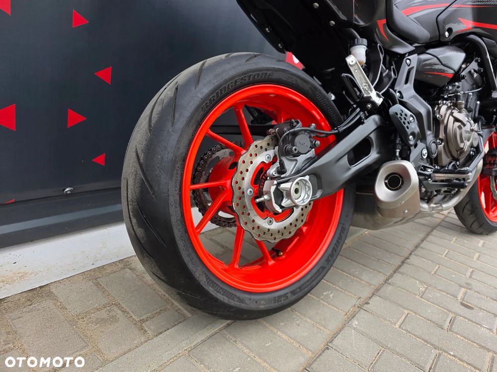 Yamaha MT - 24