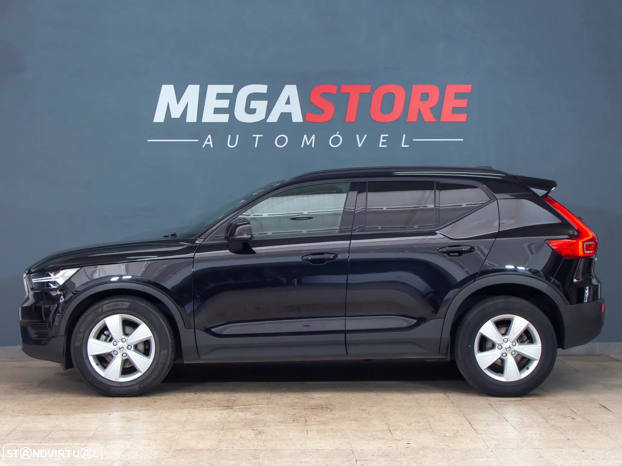 Volvo XC 40 1.5 T2 Momentum Core - 4