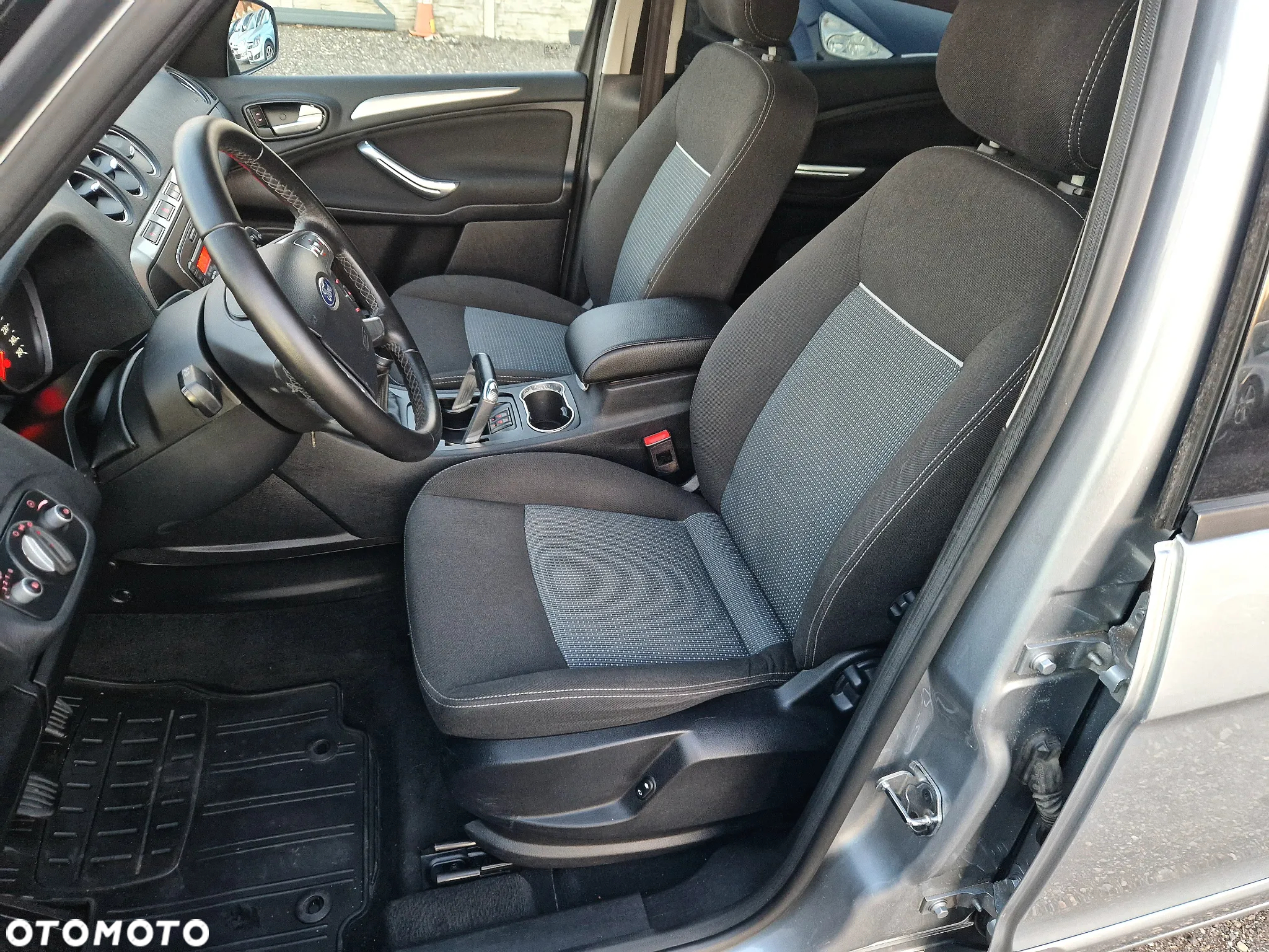 Ford Galaxy - 15