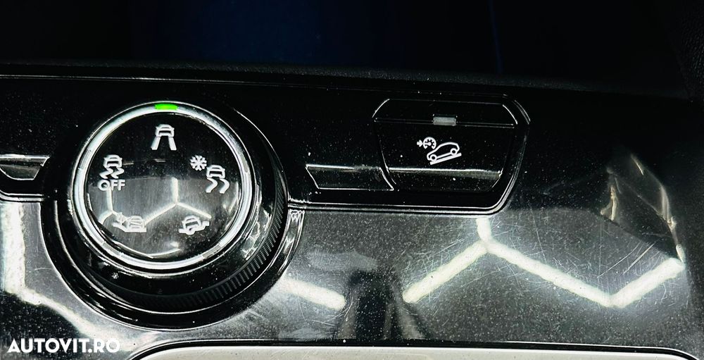 Peugeot 3008 PureTech 130 Stop & Start GPF Allure - 21