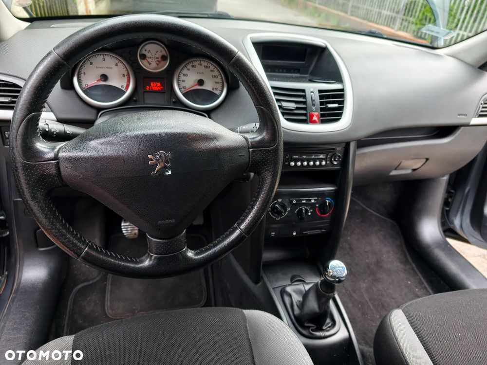 Peugeot 207 1.6 HDi - 12