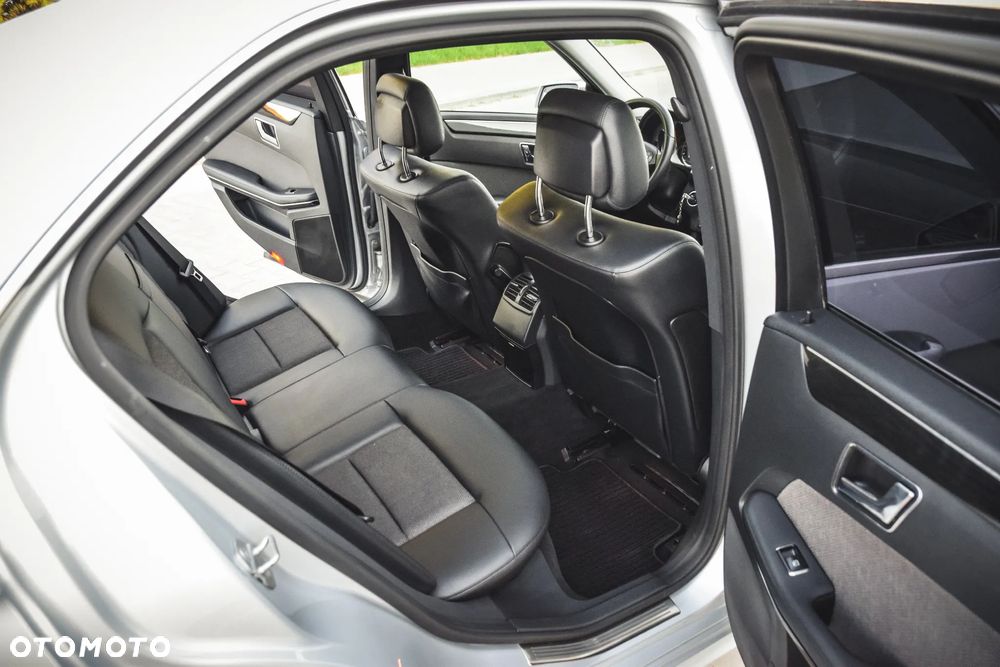 Mercedes-Benz Klasa E 200 CGI BlueEFFICIENCY 7G-TRONIC Avantgarde - 24