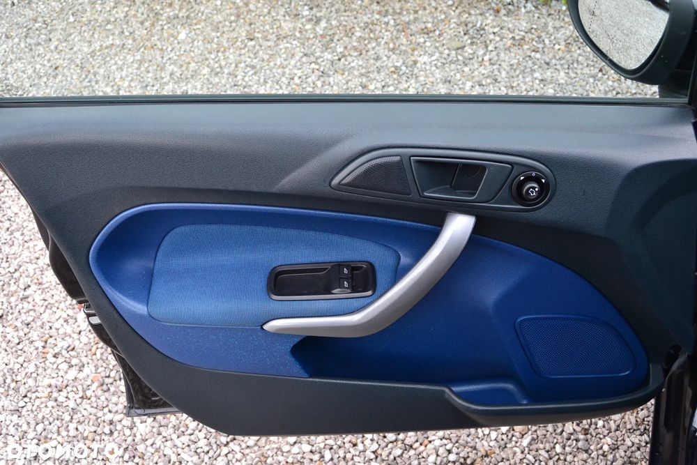 Ford Fiesta 1.25 Titanium - 37