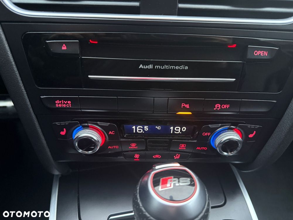 Audi RS4 Avant Avant S tronic - 35