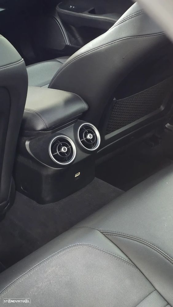 Alfa Romeo Giulia 2.2 D Sprint AT8 - 9