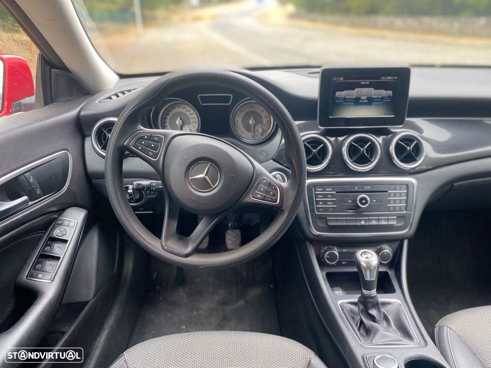 Mercedes-Benz CLA 200 d Shooting Brake Urban - 14