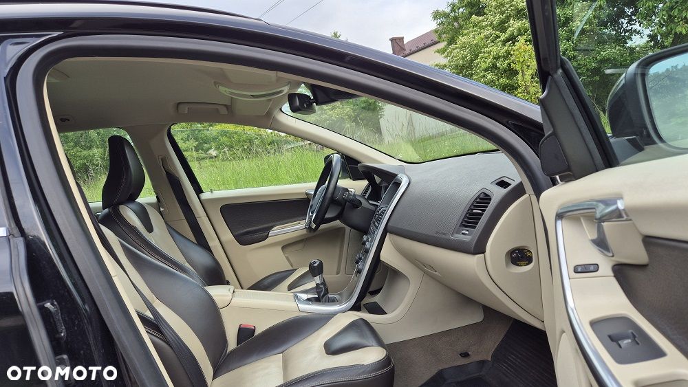Volvo XC 60 D3 R-Design - 8