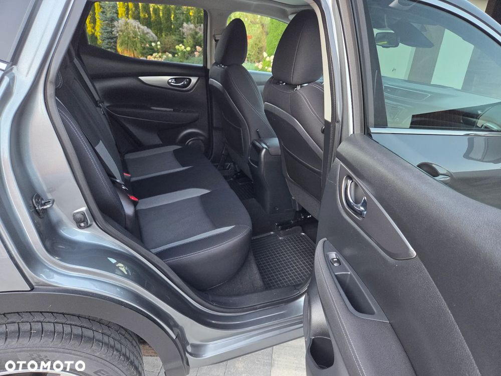 Nissan Qashqai 1.6 DCi 4x4 Tekna - 4