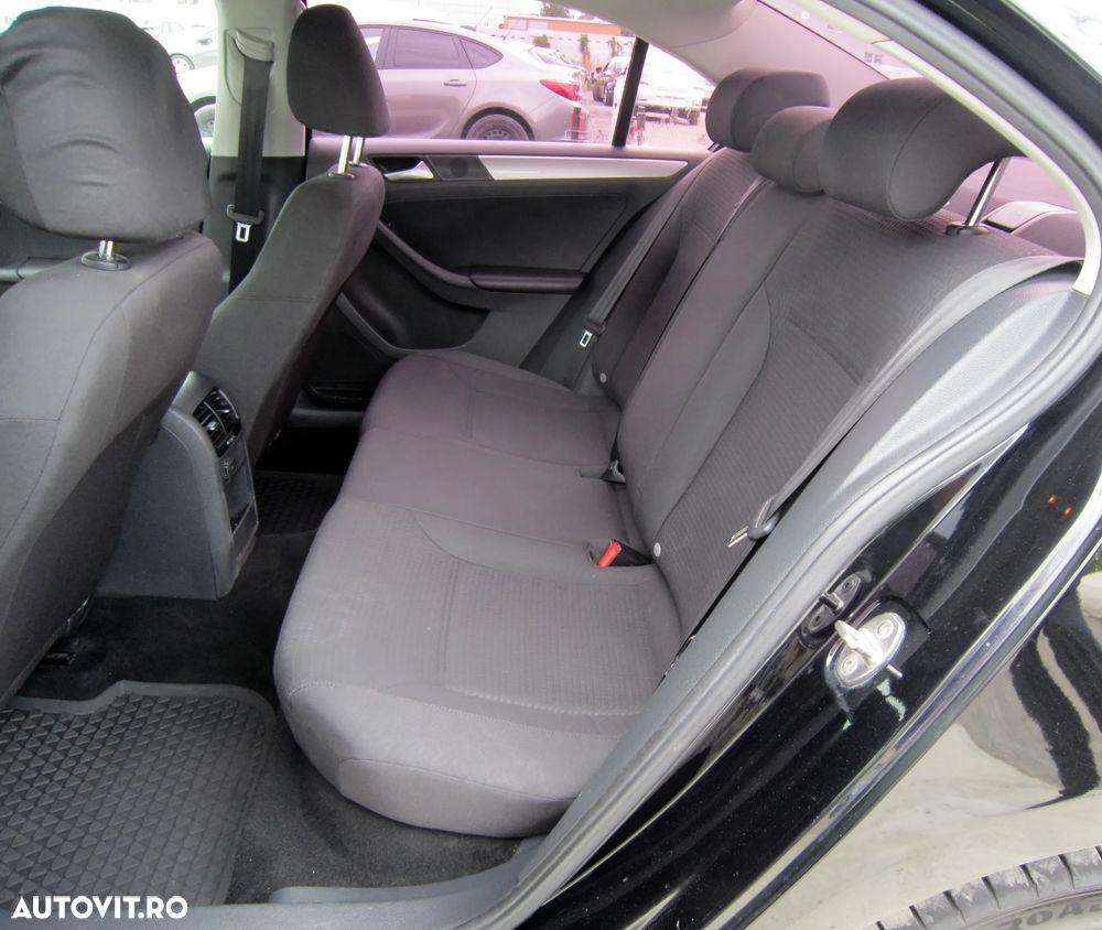 Volkswagen Jetta 2.0 TDI Comfortline - 10